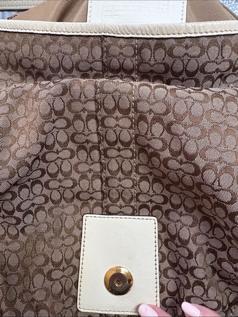 Vintage Coach Cream and Brown Shoulder Bag with Gold Hardware - Picture 7 of 10